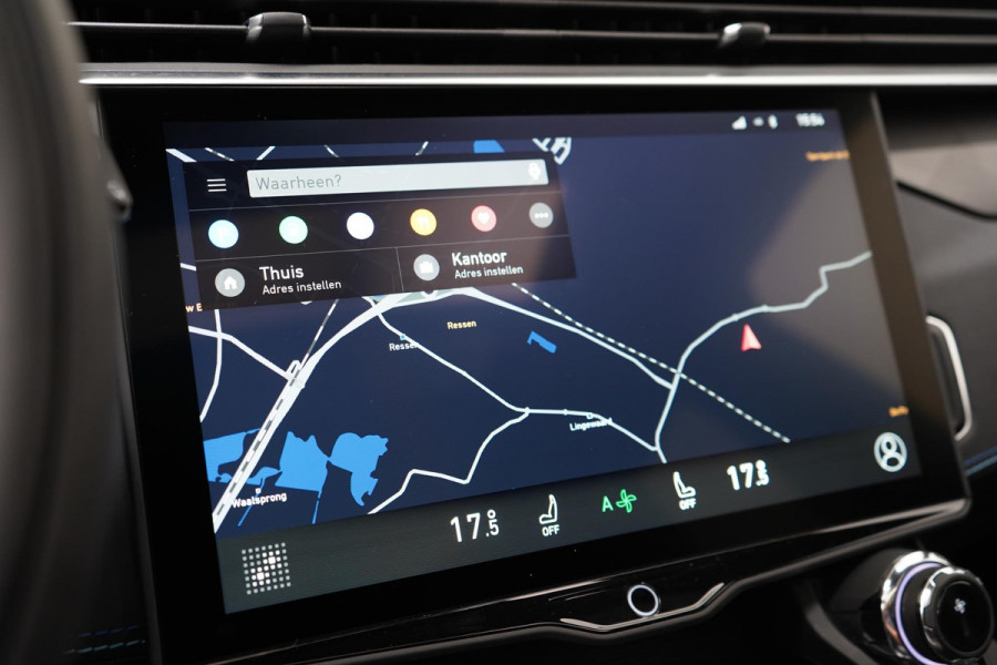 Lynk & Co 01 1.5 | Zwart optiek | 360 camera | Panoramadak | Navigatie | Memory | Apple CarPlay