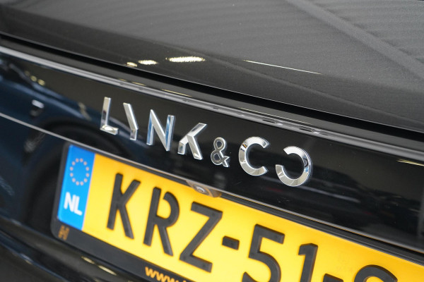 Lynk & Co 01 1.5 | Zwart optiek | 360 camera | Panoramadak | Navigatie | Memory | Apple CarPlay