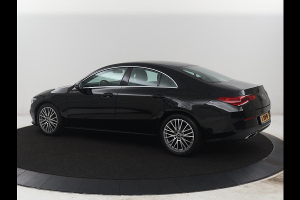 Mercedes-Benz CLA-Klasse 180 Business Solution Luxury | Leder | Stoelverwarming | Cruise control | Sfeerverlichting | Navigatie | Bluetooth | Camera | Park assist | Climate control