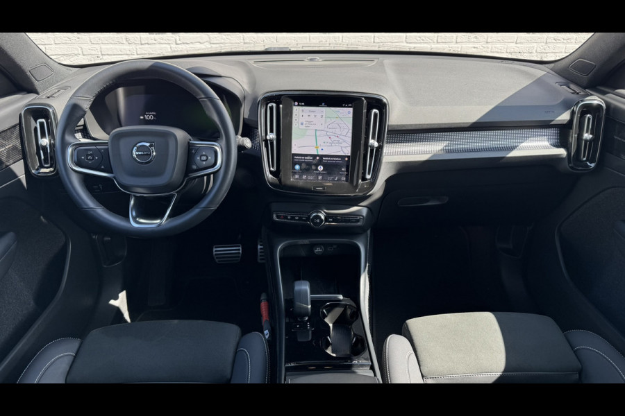 Volvo XC40 Recharge Pro Adaptive Cruise All-Season Banden Panoramadak AppleCarplay Elec. inklapbare trekhaak Leder/Alcantara Wifi