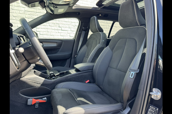 Volvo XC40 Recharge Pro Adaptive Cruise All-Season Banden Panoramadak AppleCarplay Elec. inklapbare trekhaak Leder/Alcantara Wifi