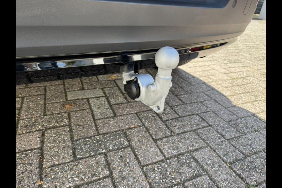 Volvo XC40 Recharge Pro Adaptive Cruise All-Season Banden Panoramadak AppleCarplay Elec. inklapbare trekhaak Leder/Alcantara Wifi