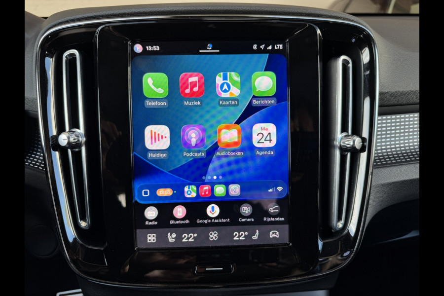 Volvo XC40 Recharge Pro Adaptive Cruise All-Season Banden Panoramadak AppleCarplay Elec. inklapbare trekhaak Leder/Alcantara Wifi