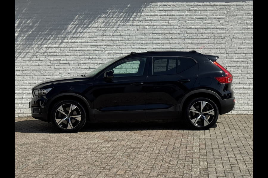 Volvo XC40 Recharge Pro Adaptive Cruise All-Season Banden Panoramadak AppleCarplay Elec. inklapbare trekhaak Leder/Alcantara Wifi