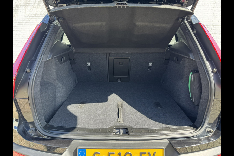 Volvo XC40 Recharge Pro Adaptive Cruise All-Season Banden Panoramadak AppleCarplay Elec. inklapbare trekhaak Leder/Alcantara Wifi