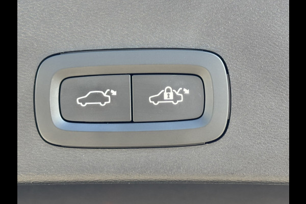 Volvo XC40 Recharge Pro Adaptive Cruise All-Season Banden Panoramadak AppleCarplay Elec. inklapbare trekhaak Leder/Alcantara Wifi