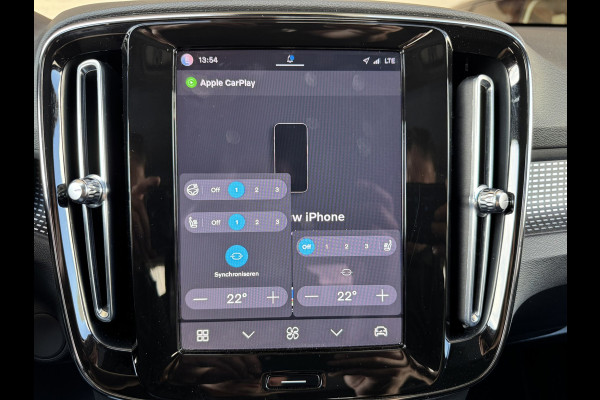 Volvo XC40 Recharge Pro Adaptive Cruise All-Season Banden Panoramadak AppleCarplay Elec. inklapbare trekhaak Leder/Alcantara Wifi