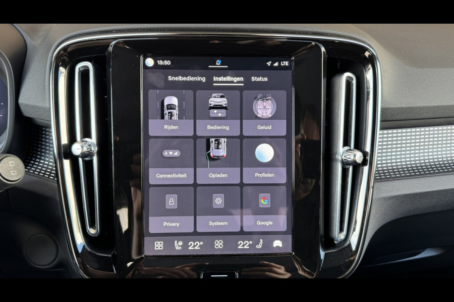 Volvo XC40 Recharge Pro Adaptive Cruise All-Season Banden Panoramadak AppleCarplay Elec. inklapbare trekhaak Leder/Alcantara Wifi