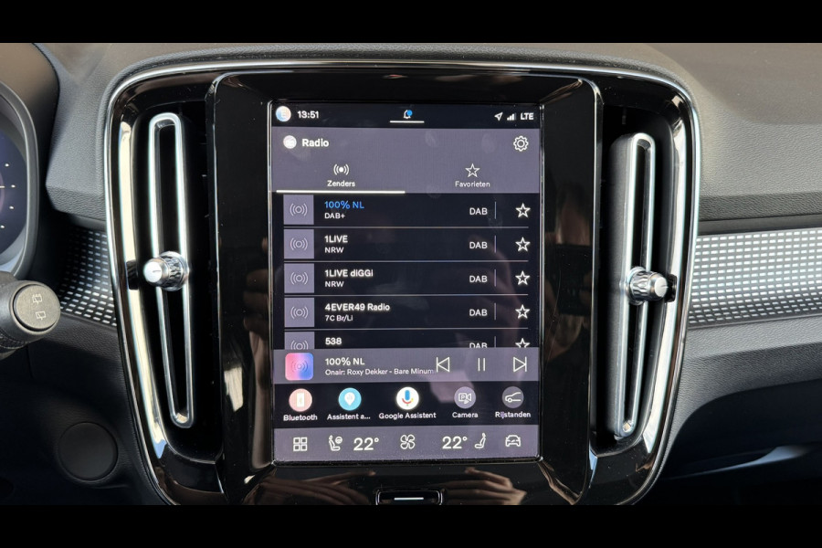 Volvo XC40 Recharge Pro Adaptive Cruise All-Season Banden Panoramadak AppleCarplay Elec. inklapbare trekhaak Leder/Alcantara Wifi