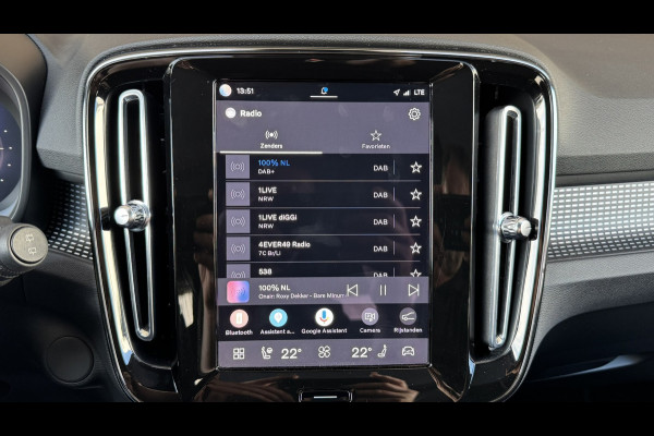 Volvo XC40 Recharge Pro Adaptive Cruise All-Season Banden Panoramadak AppleCarplay Elec. inklapbare trekhaak Leder/Alcantara Wifi
