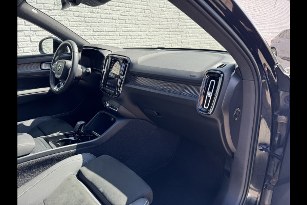 Volvo XC40 Recharge Pro Adaptive Cruise All-Season Banden Panoramadak AppleCarplay Elec. inklapbare trekhaak Leder/Alcantara Wifi