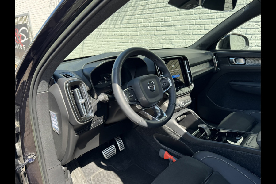 Volvo XC40 Recharge Pro Adaptive Cruise All-Season Banden Panoramadak AppleCarplay Elec. inklapbare trekhaak Leder/Alcantara Wifi