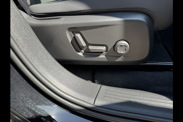 Volvo XC40 Recharge Pro Adaptive Cruise All-Season Banden Panoramadak AppleCarplay Elec. inklapbare trekhaak Leder/Alcantara Wifi