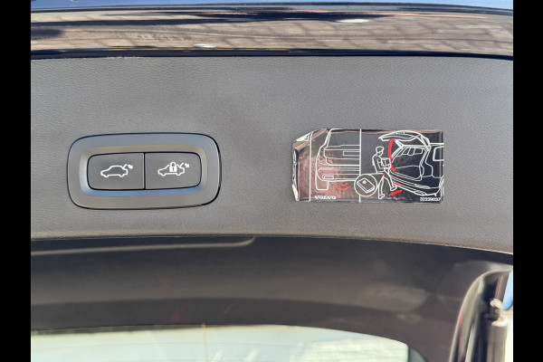 Volvo XC40 Recharge Pro Adaptive Cruise All-Season Banden Panoramadak AppleCarplay Elec. inklapbare trekhaak Leder/Alcantara Wifi
