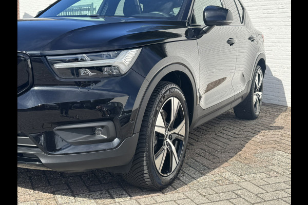 Volvo XC40 Recharge Pro Adaptive Cruise All-Season Banden Panoramadak AppleCarplay Elec. inklapbare trekhaak Leder/Alcantara Wifi