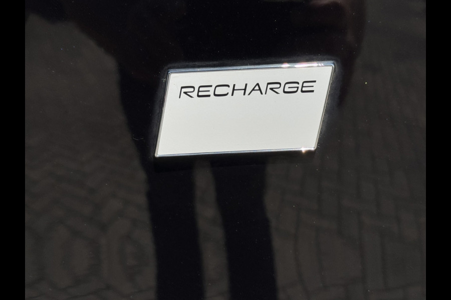 Volvo XC40 Recharge Pro Adaptive Cruise All-Season Banden Panoramadak AppleCarplay Elec. inklapbare trekhaak Leder/Alcantara Wifi