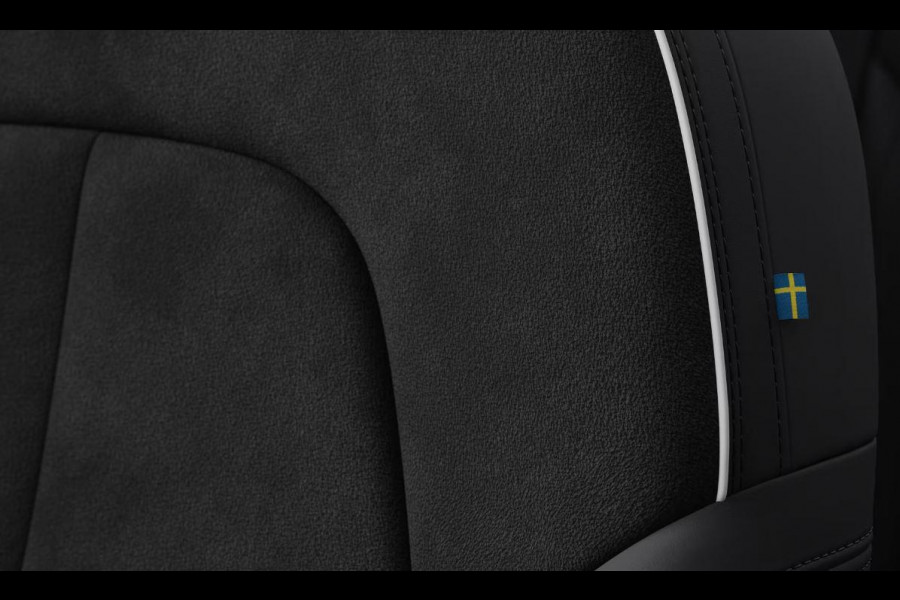 Volvo EX40 Single Motor Ext. Range 82 kWh Black Edition Ultra Europa