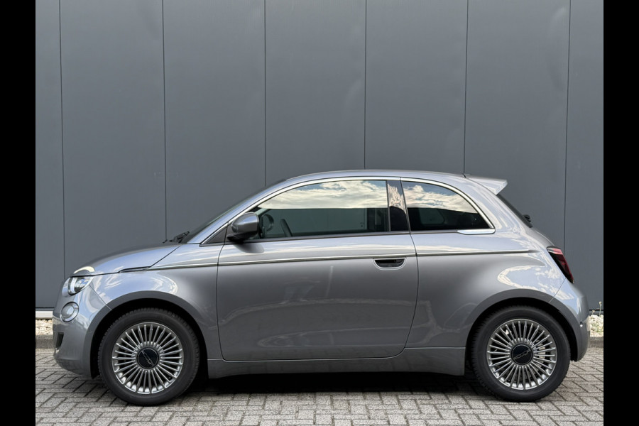 Fiat 500 Urban 42 kWh | Pack Style | Pack comfort | Carplay/Android | Camera | Cruisecontrol | Climate | 16'' LMV | Stoelverwarming