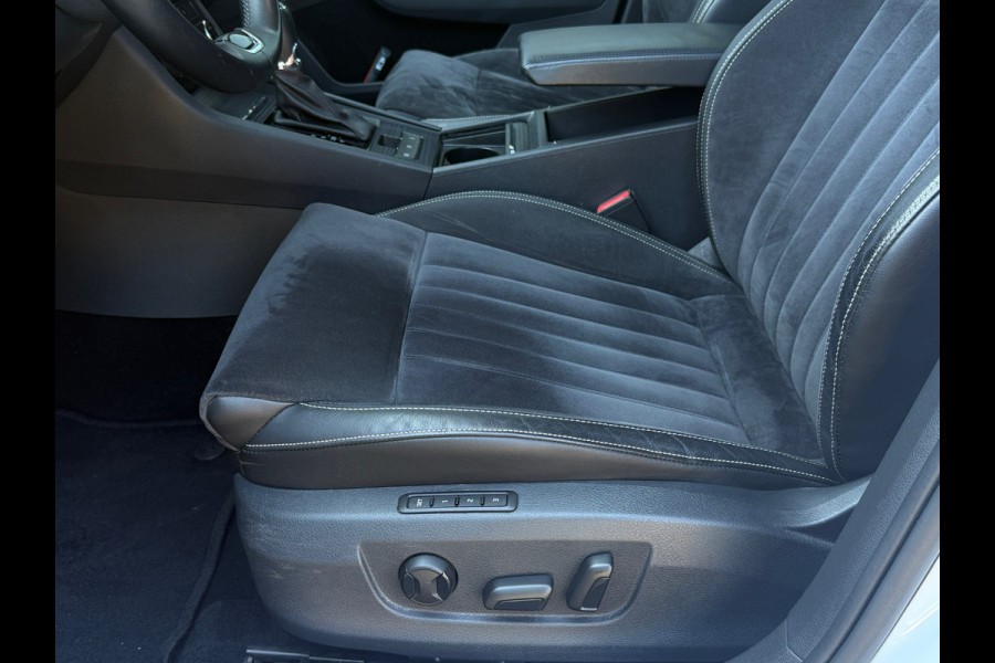 Škoda Superb Combi 1.4 TSI iV Sportline Pano|Sfeer|ACC|Dodehoek|Dealer Onderhouden