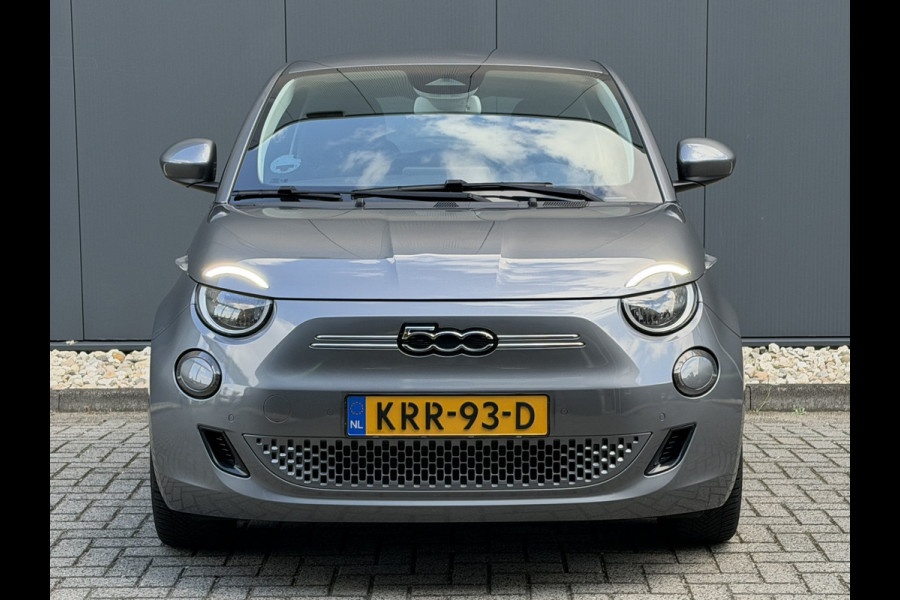 Fiat 500 Urban 42 kWh | Pack Style | Pack comfort | Carplay/Android | Camera | Cruisecontrol | Climate | 16'' LMV | Stoelverwarming