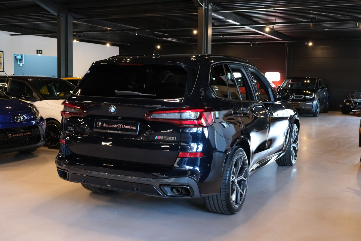 BMW X5 M50i High Executive |84.464km| 530pk V8 *Panodal/Leder/Camera/21 Inch Breedset