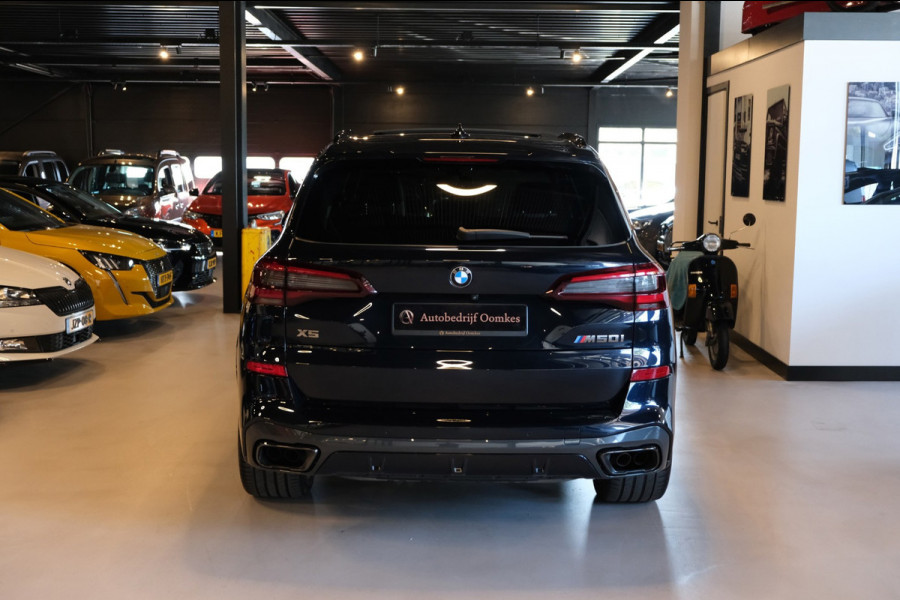 BMW X5 M50i High Executive |84.464km| 530pk V8 *Panodal/Leder/Camera/21 Inch Breedset