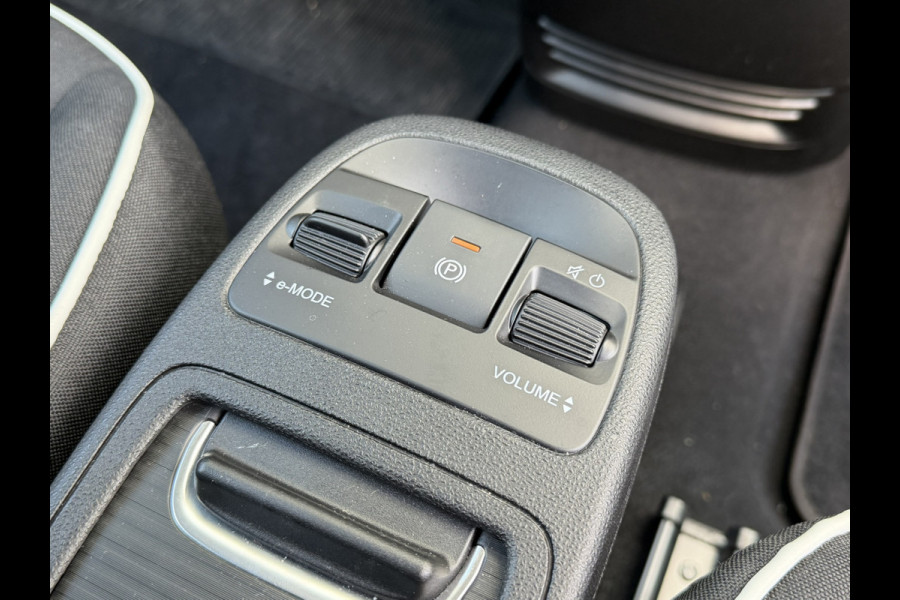 Fiat 500 Urban 42 kWh | Pack Style | Pack comfort | Carplay/Android | Camera | Cruisecontrol | Climate | 16'' LMV | Stoelverwarming
