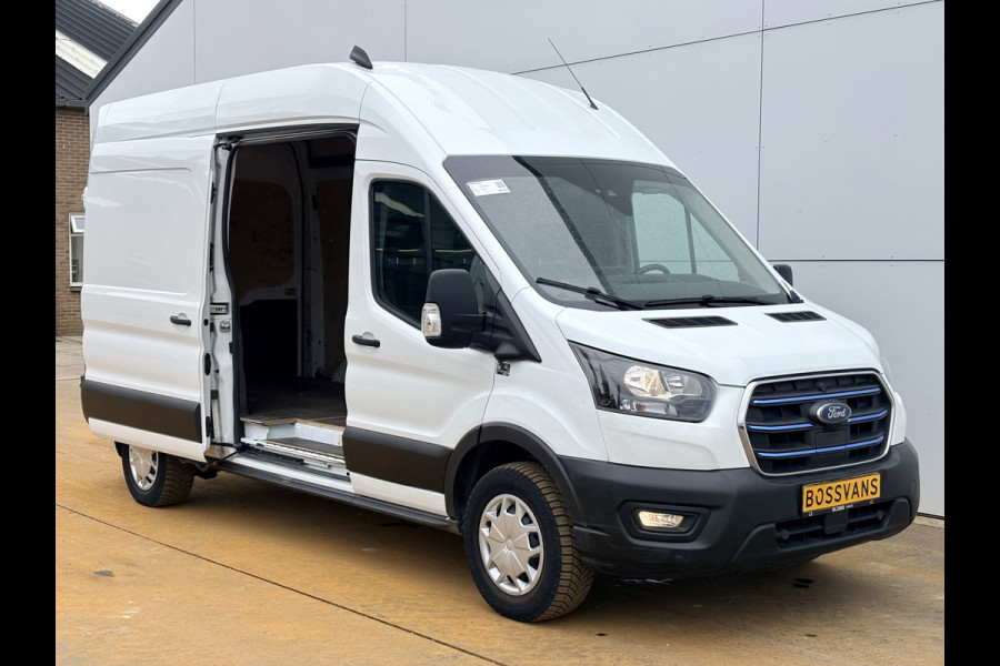 Ford E-Transit 68kWh 184PK L3H3 317km WLTP Snelladen Camera Cruise control Climate control Carplay Navigatie Laadkabel Parkeersensoren