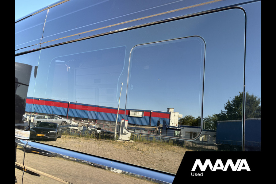 Volkswagen Crafter 35 2.0 TDI L3H3 Automaat Standkachel Cruise Carplay Navi Airco