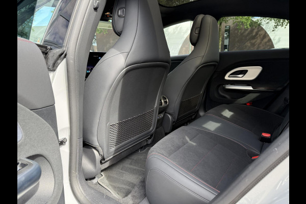 Mercedes-Benz CLA-Klasse 250+ Launch Edition 85.5 kWh AMG| NIEUW MODEL| 11.000KM!| ELEKTRISCHE STOELEN| CAMERA| DODE HOEK| FABRIEKSGARANTIE MERCEDES| ORIGINEEL NEDERLANDS NAP| ALPINE GRIJS| 19 INCH VELGEN|