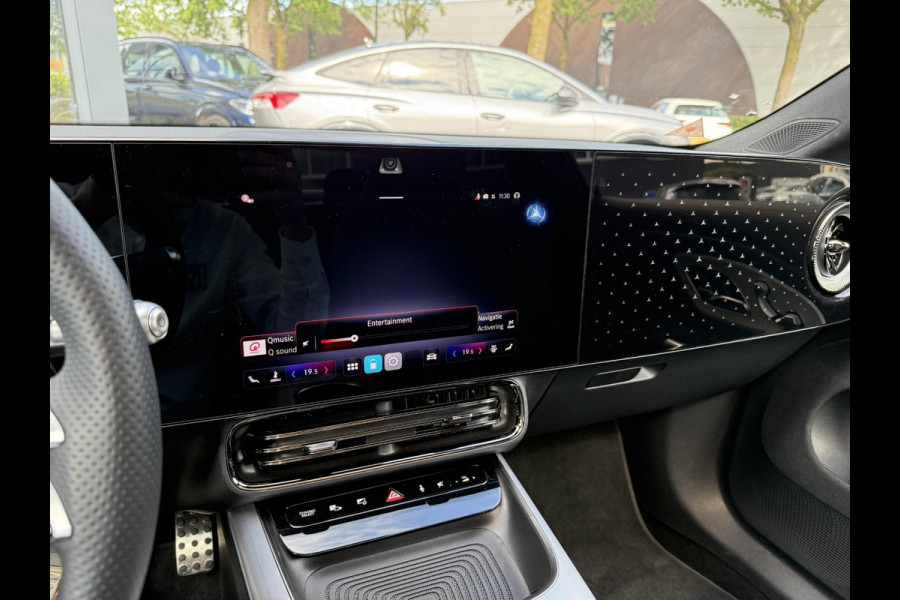 Mercedes-Benz CLA-Klasse 250+ Launch Edition 85.5 kWh AMG| NIEUW MODEL| 11.000KM!| ELEKTRISCHE STOELEN| CAMERA| DODE HOEK| FABRIEKSGARANTIE MERCEDES| ORIGINEEL NEDERLANDS NAP| ALPINE GRIJS| 19 INCH VELGEN|