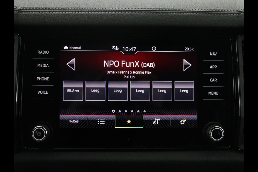Škoda Kodiaq 1.5 TSI Sportline Business | Leder | Memory | Adaptive cruise | Stoelverwarming | Camera | Park assist | Sfeerverlichting | Bluetooth | Navigatie | Elektrische achterklep | Trekhaak