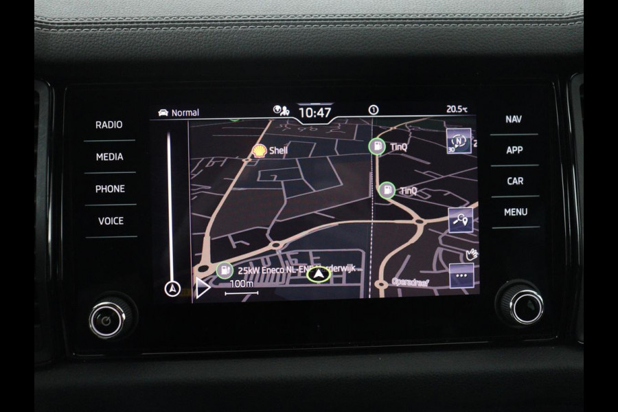 Škoda Kodiaq 1.5 TSI Sportline Business | Leder | Memory | Adaptive cruise | Stoelverwarming | Camera | Park assist | Sfeerverlichting | Bluetooth | Navigatie | Elektrische achterklep | Trekhaak
