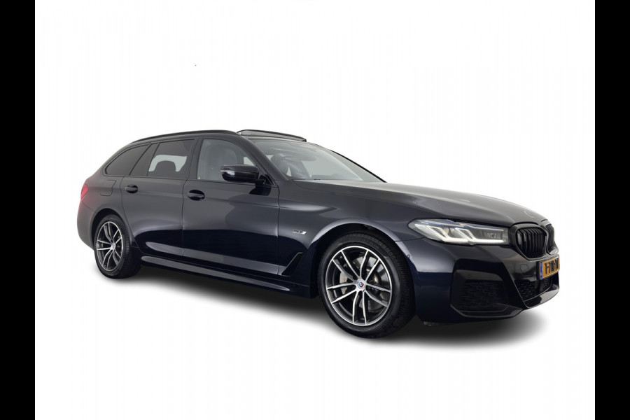 BMW 5 Serie Touring 530e xDrive Business Edition Plus M-Sportpack (Plug-in) {SoH-96%} (INCL.BTW) *PANO | HEAD-UP | LEATHER | FULL-LED | MEMORY-PACK | HARMAN/KARDON | BLINDSPOT | DIGI-COCKPIT | CAMERA | NAVI-FULLMAP | PRIVACY-GLASS | SHIFTPADDLES | ECC | PDC | 18''ALU