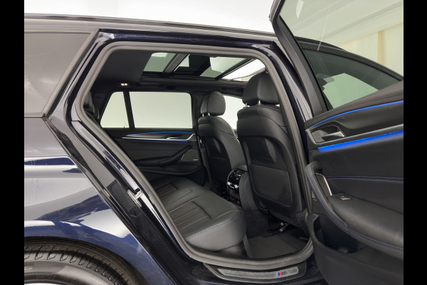 BMW 5 Serie Touring 530e xDrive Business Edition Plus M-Sportpack (Plug-in) {SoH-96%} (INCL.BTW) *PANO | HEAD-UP | LEATHER | FULL-LED | MEMORY-PACK | HARMAN/KARDON | BLINDSPOT | DIGI-COCKPIT | CAMERA | NAVI-FULLMAP | PRIVACY-GLASS | SHIFTPADDLES | ECC | PDC | 18''ALU