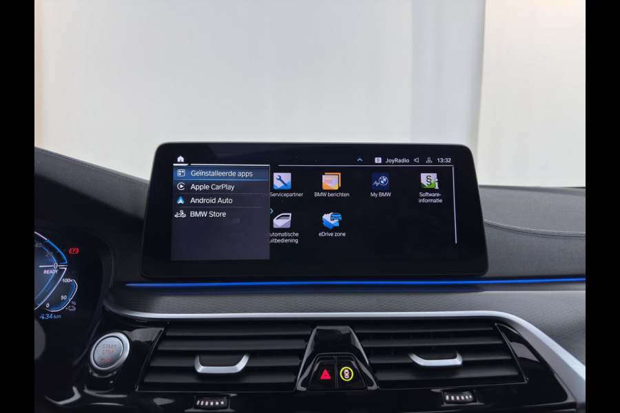 BMW 5 Serie Touring 530e xDrive Business Edition Plus M-Sportpack (Plug-in) {SoH-96%} (INCL.BTW) *PANO | HEAD-UP | LEATHER | FULL-LED | MEMORY-PACK | HARMAN/KARDON | BLINDSPOT | DIGI-COCKPIT | CAMERA | NAVI-FULLMAP | PRIVACY-GLASS | SHIFTPADDLES | ECC | PDC | 18''ALU