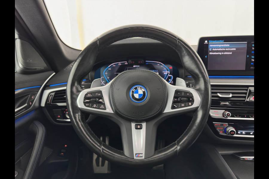 BMW 5 Serie Touring 530e xDrive Business Edition Plus M-Sportpack (Plug-in) {SoH-96%} (INCL.BTW) *PANO | HEAD-UP | LEATHER | FULL-LED | MEMORY-PACK | HARMAN/KARDON | BLINDSPOT | DIGI-COCKPIT | CAMERA | NAVI-FULLMAP | PRIVACY-GLASS | SHIFTPADDLES | ECC | PDC | 18''ALU