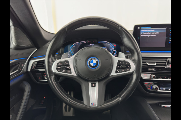 BMW 5 Serie Touring 530e xDrive Business Edition Plus M-Sportpack (Plug-in) {SoH-96%} (INCL.BTW) *PANO | HEAD-UP | LEATHER | FULL-LED | MEMORY-PACK | HARMAN/KARDON | BLINDSPOT | DIGI-COCKPIT | CAMERA | NAVI-FULLMAP | PRIVACY-GLASS | SHIFTPADDLES | ECC | PDC | 18''ALU