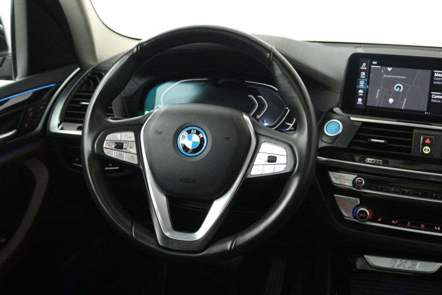 BMW iX3 Executive 80 kWh (SOH 99,4%, PANORAMADAK, CAMERA, STOELVERWARMING, CRUISE ADAPTIEF, SFEERVERLICHTING)
