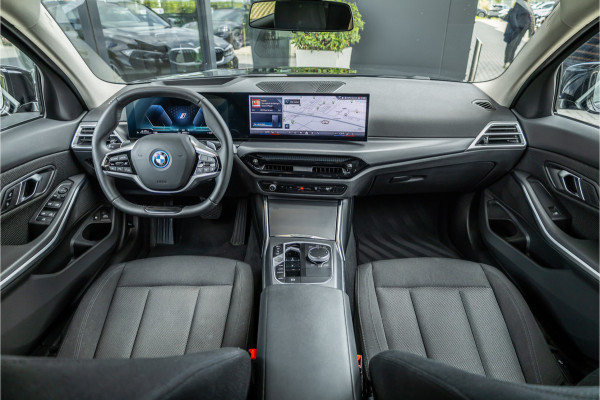 BMW 3 Serie Touring 330e xDrive - Elek. Trekhaak | 360 Camera | ACC