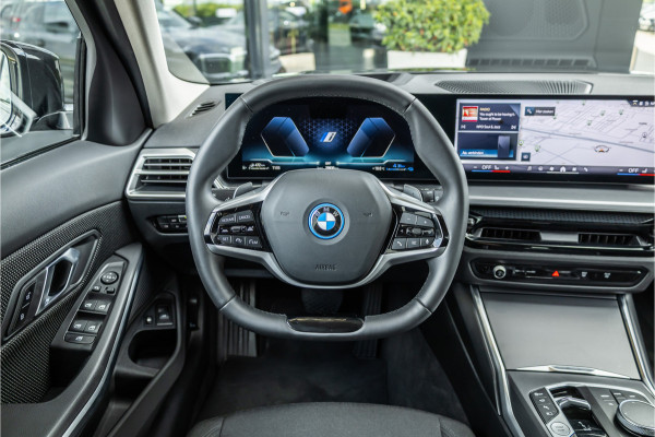 BMW 3 Serie Touring 330e xDrive - Elek. Trekhaak | 360 Camera | ACC