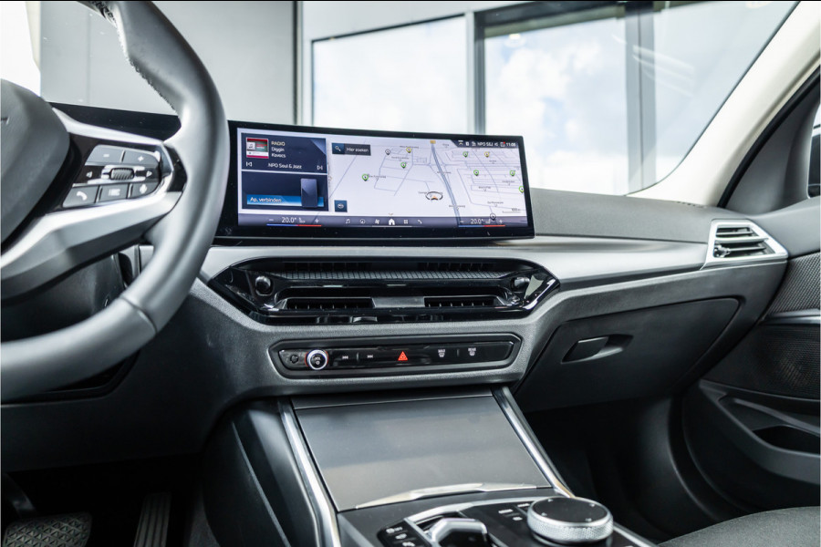 BMW 3 Serie Touring 330e xDrive - Elek. Trekhaak | 360 Camera | ACC