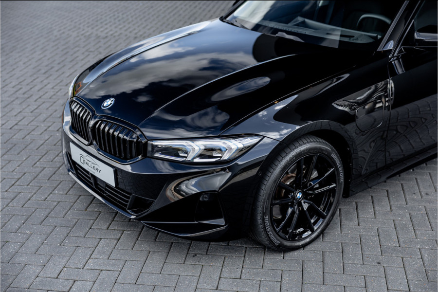 BMW 3 Serie Touring 330e xDrive - Elek. Trekhaak | 360 Camera | ACC