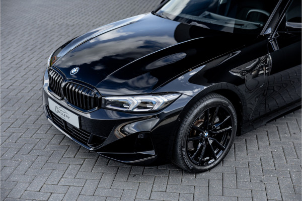 BMW 3 Serie Touring 330e xDrive - Elek. Trekhaak | 360 Camera | ACC