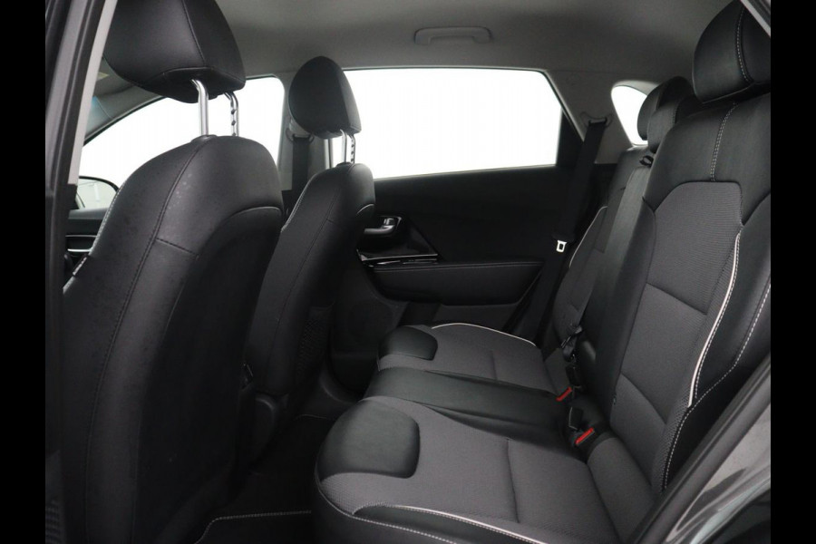 Kia e-Niro ComfortLine 64 kWh | SOH 93,9% | Half leder | Adaptive cruise | Carplay | Navigatie | Bluetooth | Camera | Climate control | Park assist | Trekhaak