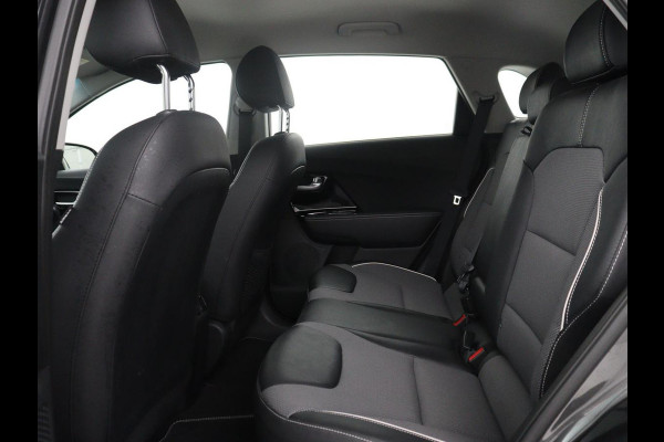 Kia e-Niro ComfortLine 64 kWh | SOH 93,9% | Half leder | Adaptive cruise | Carplay | Navigatie | Bluetooth | Camera | Climate control | Park assist | Trekhaak