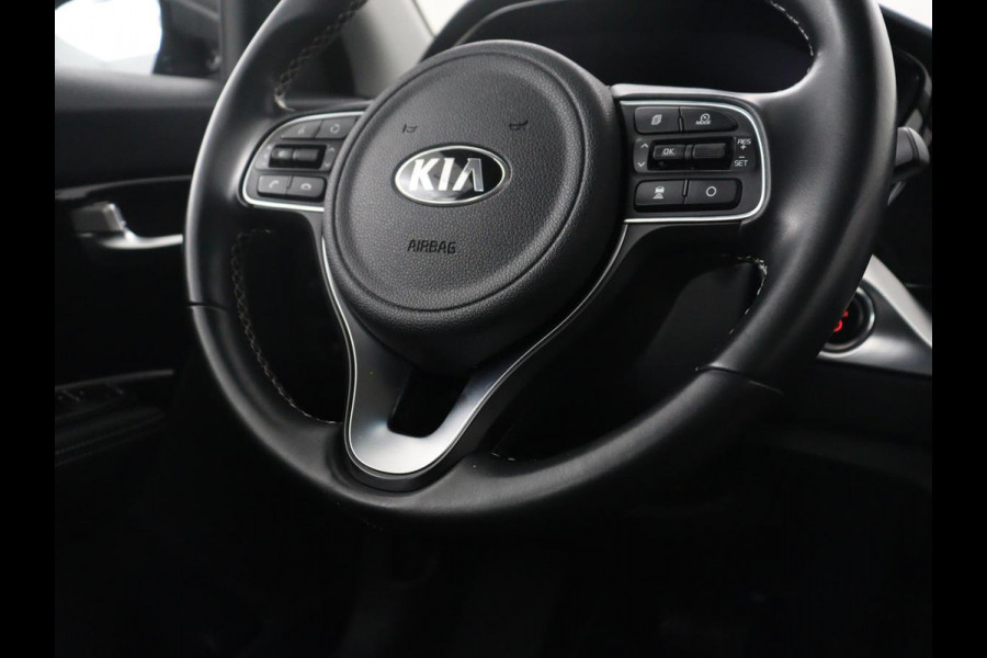 Kia e-Niro ComfortLine 64 kWh | SOH 93,9% | Half leder | Adaptive cruise | Carplay | Navigatie | Bluetooth | Camera | Climate control | Park assist | Trekhaak