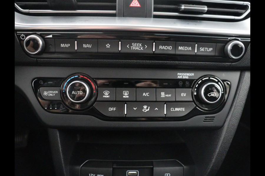 Kia e-Niro ComfortLine 64 kWh | SOH 93,9% | Half leder | Adaptive cruise | Carplay | Navigatie | Bluetooth | Camera | Climate control | Park assist | Trekhaak
