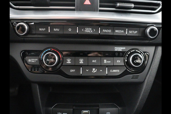 Kia e-Niro ComfortLine 64 kWh | SOH 93,9% | Half leder | Adaptive cruise | Carplay | Navigatie | Bluetooth | Camera | Climate control | Park assist | Trekhaak