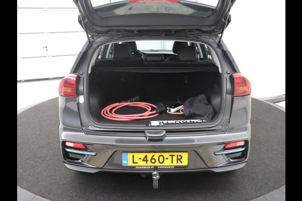 Kia e-Niro ComfortLine 64 kWh | SOH 93,9% | Half leder | Adaptive cruise | Carplay | Navigatie | Bluetooth | Camera | Climate control | Park assist | Trekhaak